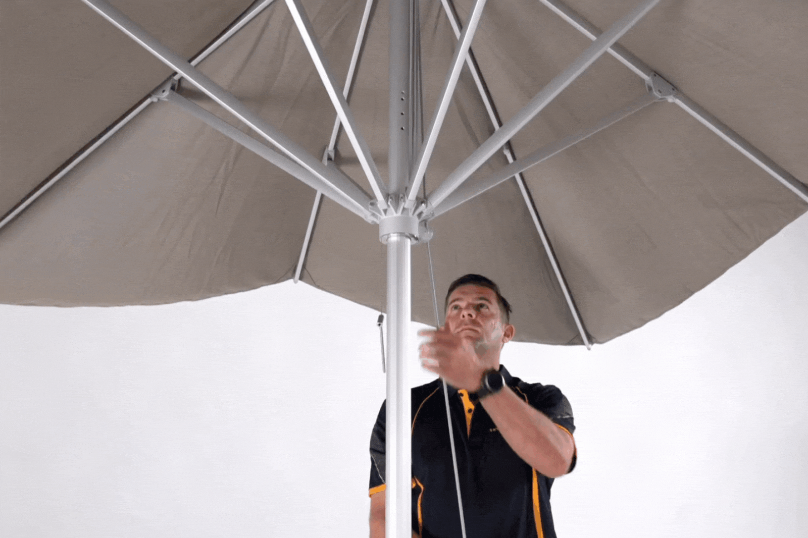 Sola Café 16 Cafe Effortless Use